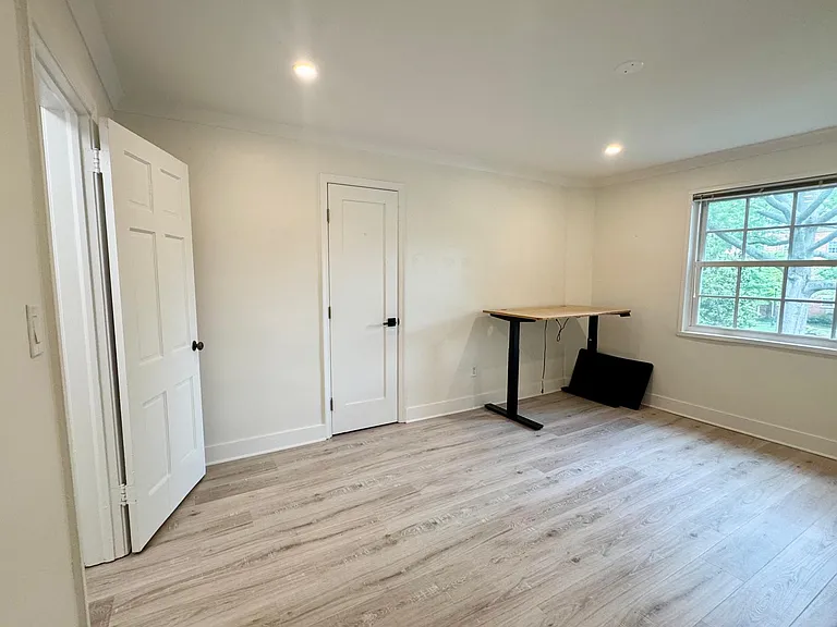 1718 W Abingdon Dr #202 — Photo 17