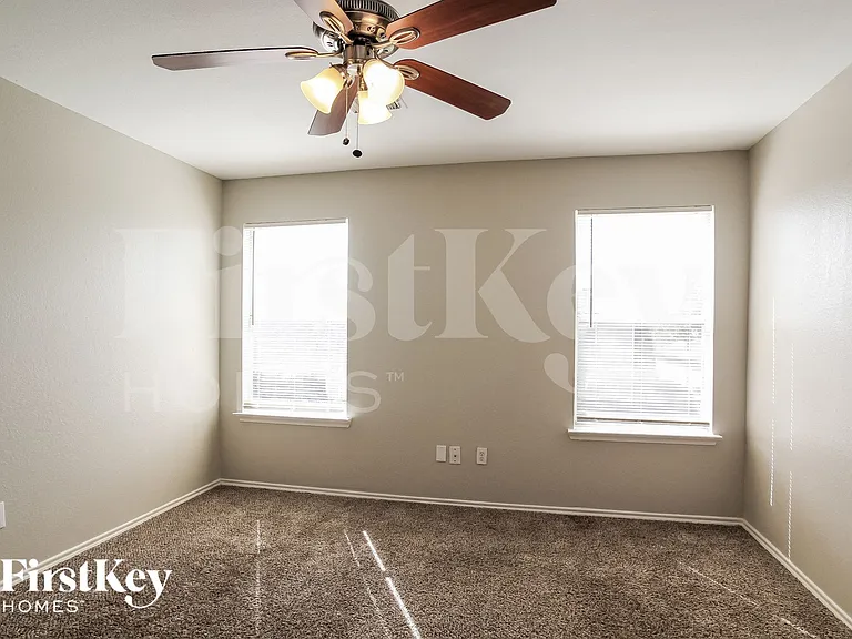 8126 Liberty Point Ln — Photo 7