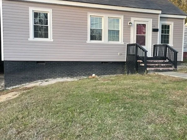 216 Oakland Dr, Fayetteville, NC 28301