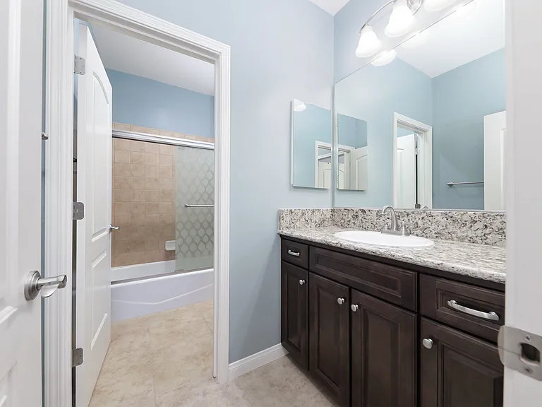 2624 Oakley St — Photo 24