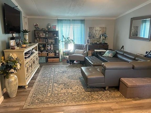 3rd image of 534 SW 133 Avenue