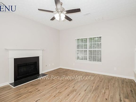 3rd image of 2395 Alden Pl