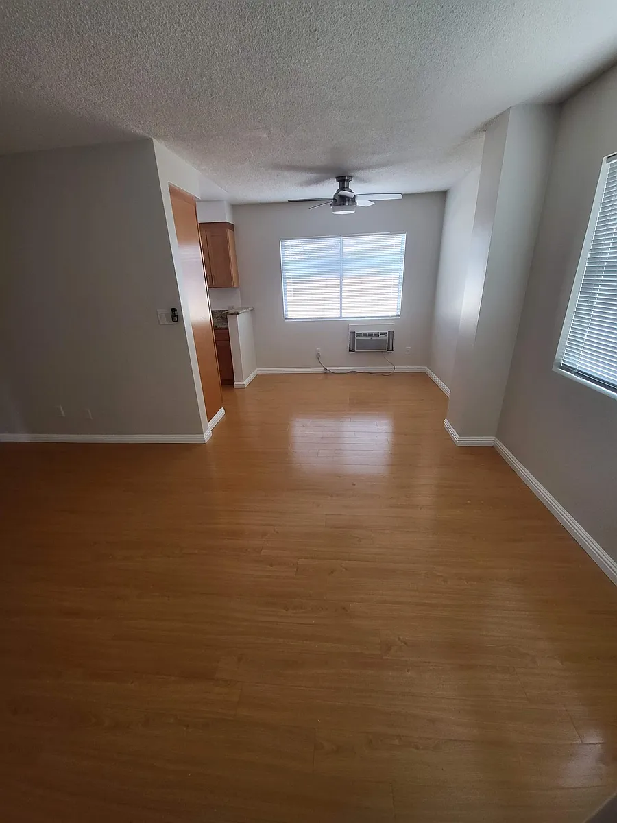 Building Photo - 533 W California Ave #8
