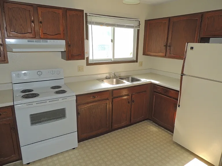 210 S. Chestnut Street — Photo 3