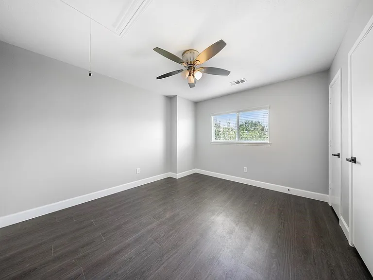 8311 Sierra Hill Ct — Photo 23
