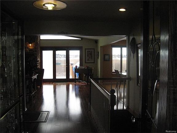 5th image of 1020 Otter Ave