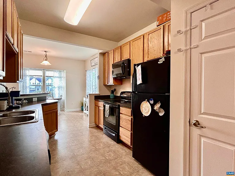 76 Villa Cir — Photo 6