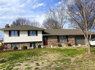 4 Golfport Dr, Butler, MO 64730