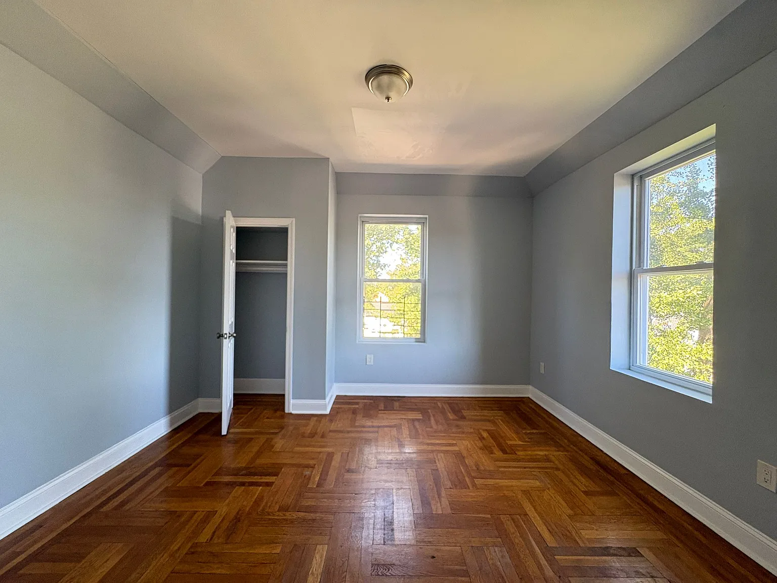 2 bed, 800 sqft, $2,100 — Photo 2