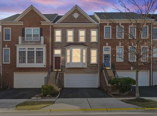 42685 Rolling Rock Sq, Chantilly, VA 20152