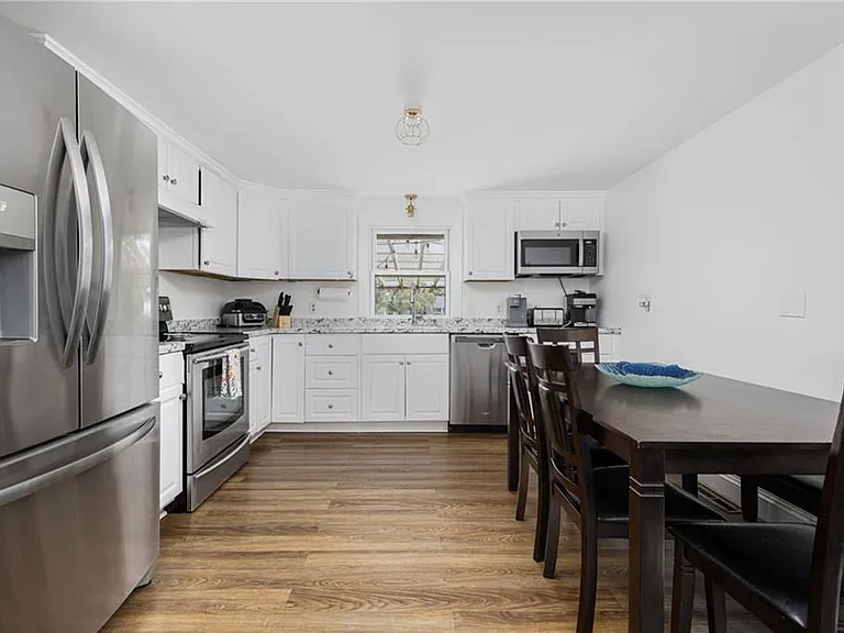 340 Old Mill Ln — Photo 5