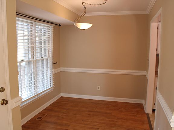 5th image of 6701 Queen Annes Dr