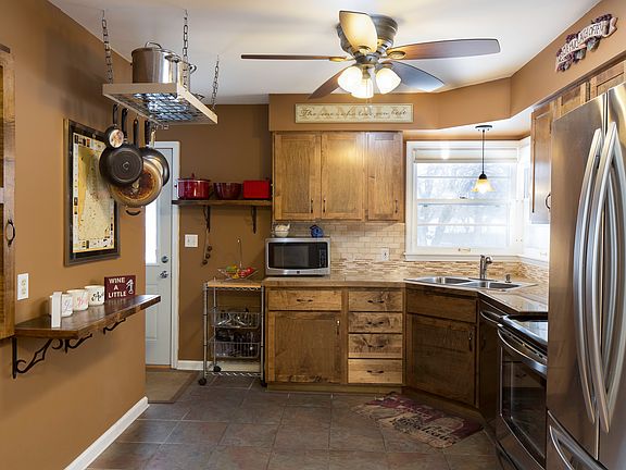 Pantry & shelves for storage