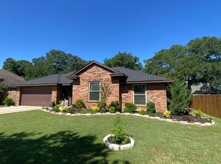 1213 Overland Dr, Bridgeport, TX 76426