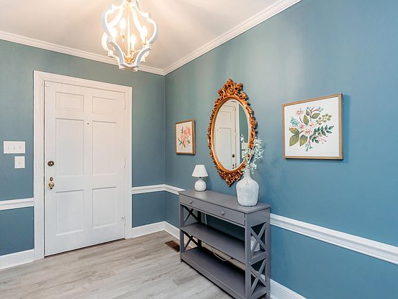 2nd image of 1105 Robin Hill Rd NW