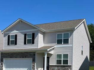 8005 Cedar Meadows Ln, Louisville, KY 40229