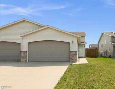 4254 39th Ave S, Fargo, ND, 58104