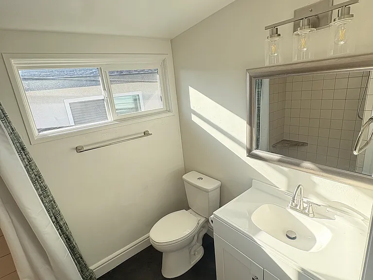 119 Avenida Del Poniente #C — Photo 3