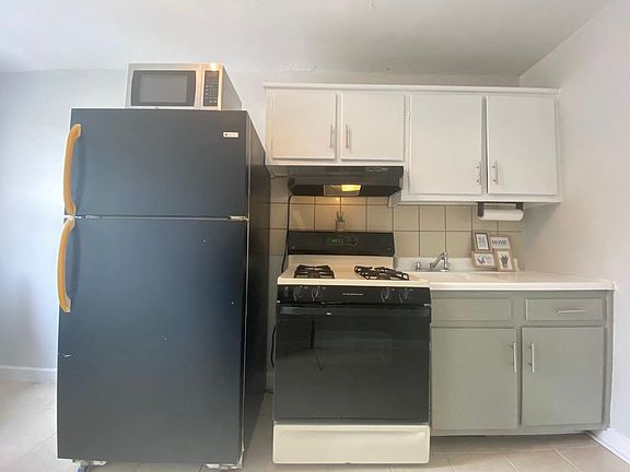 2nd image of 6631 Erdrick St Floor 1