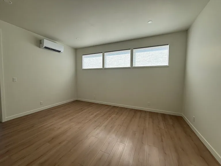 2212 Emerson Dr #1 — Photo 8