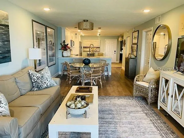 2 bed, 2.0 bath, 1220 sqft, $3,500 — Photo 3