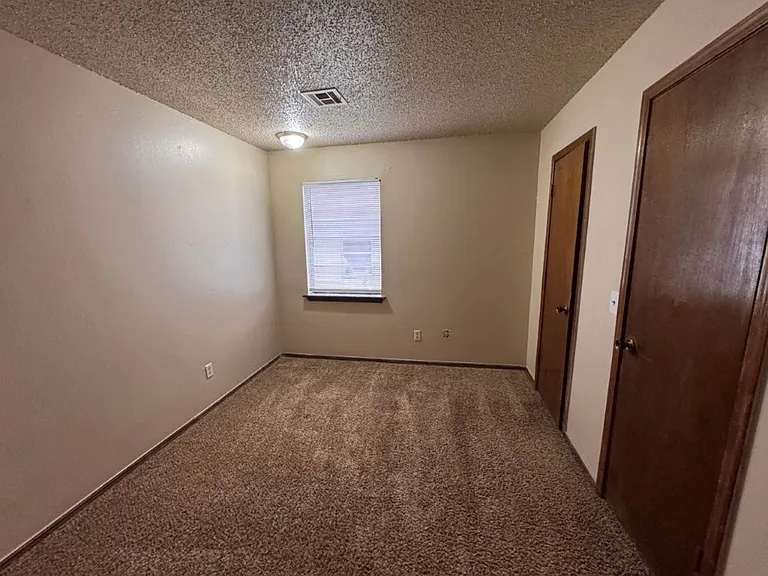 8217 S Klein Ave — Photo 8