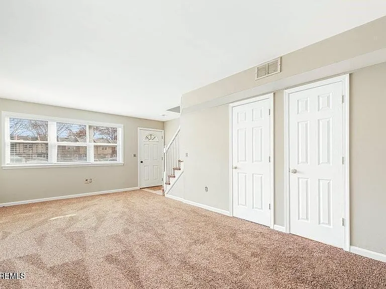 53 Briar Mills Dr #53 — Photo 4