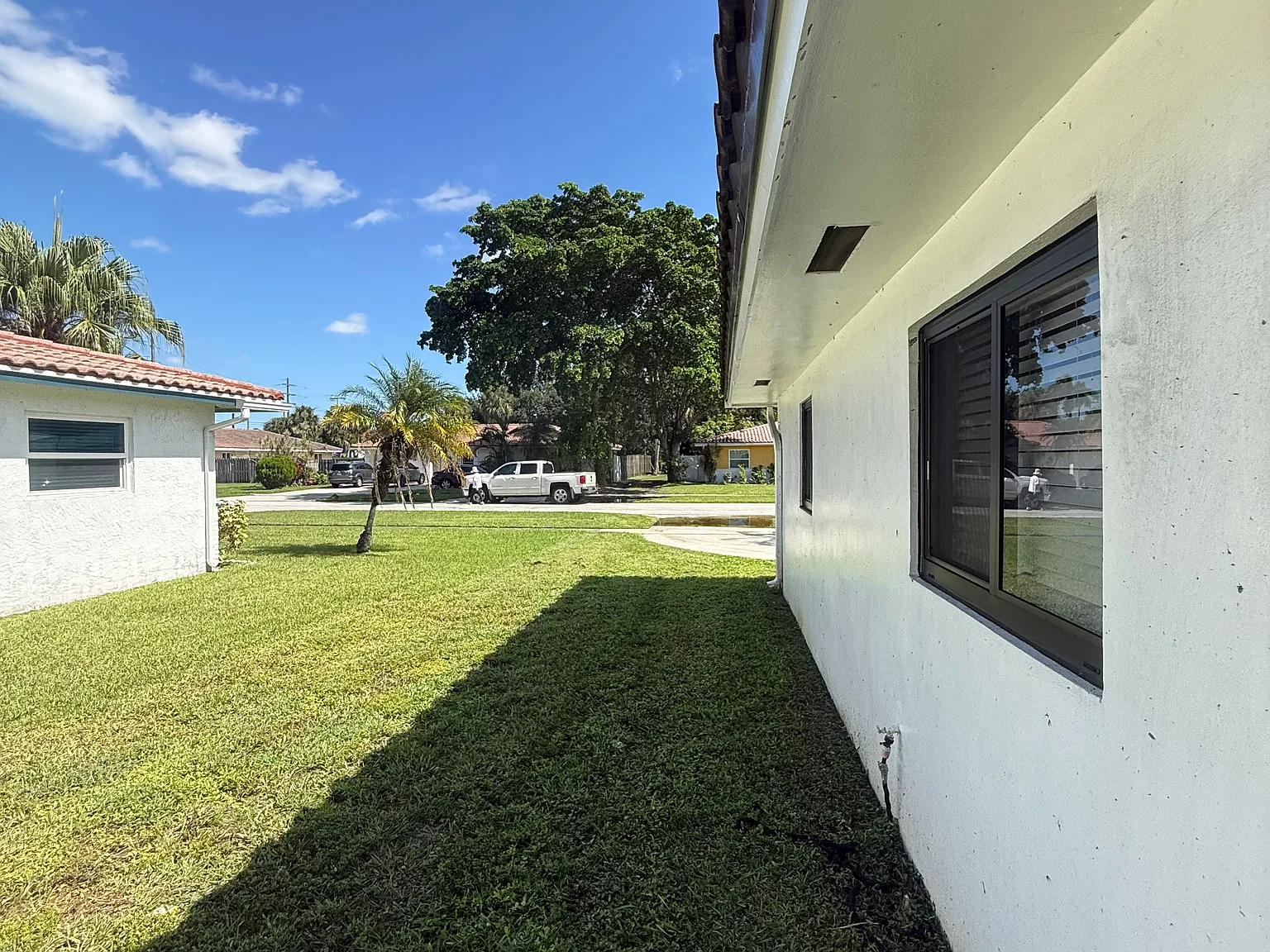3 bed, 1184 sqft, $3,850 — Photo 4