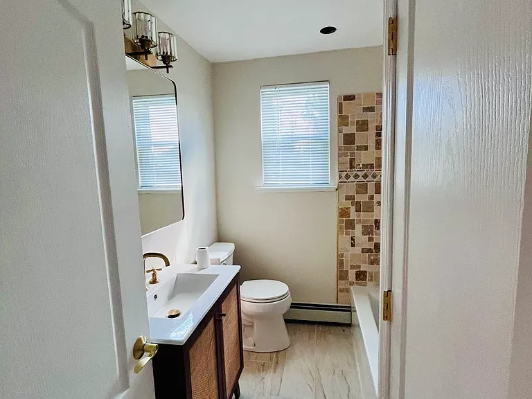 340 Maple St #A — Photo 6