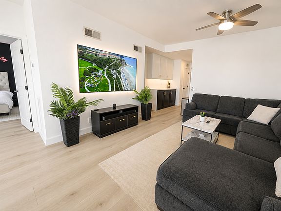 3rd image of 30902 Clubhouse Dr Unit 19C