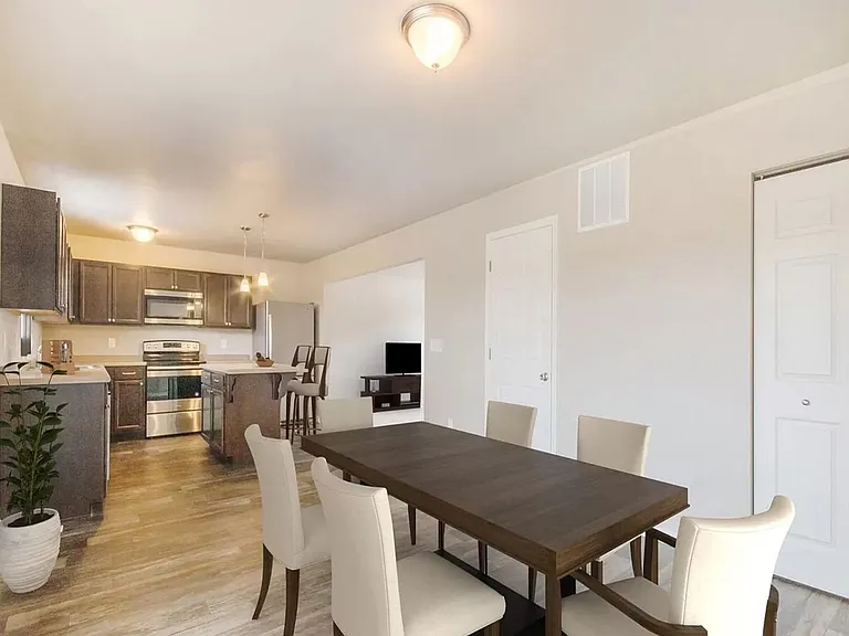 2315 Sagebrush St — Photo 2