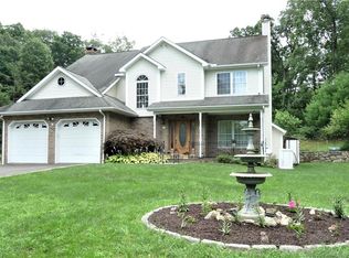 Mountain Rd, Danbury, CT 06810