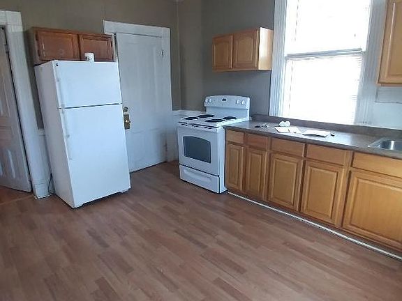 3rd image of 2701 Fillmore Ave