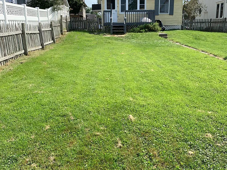 127 W Caracas Ave — Photo 24