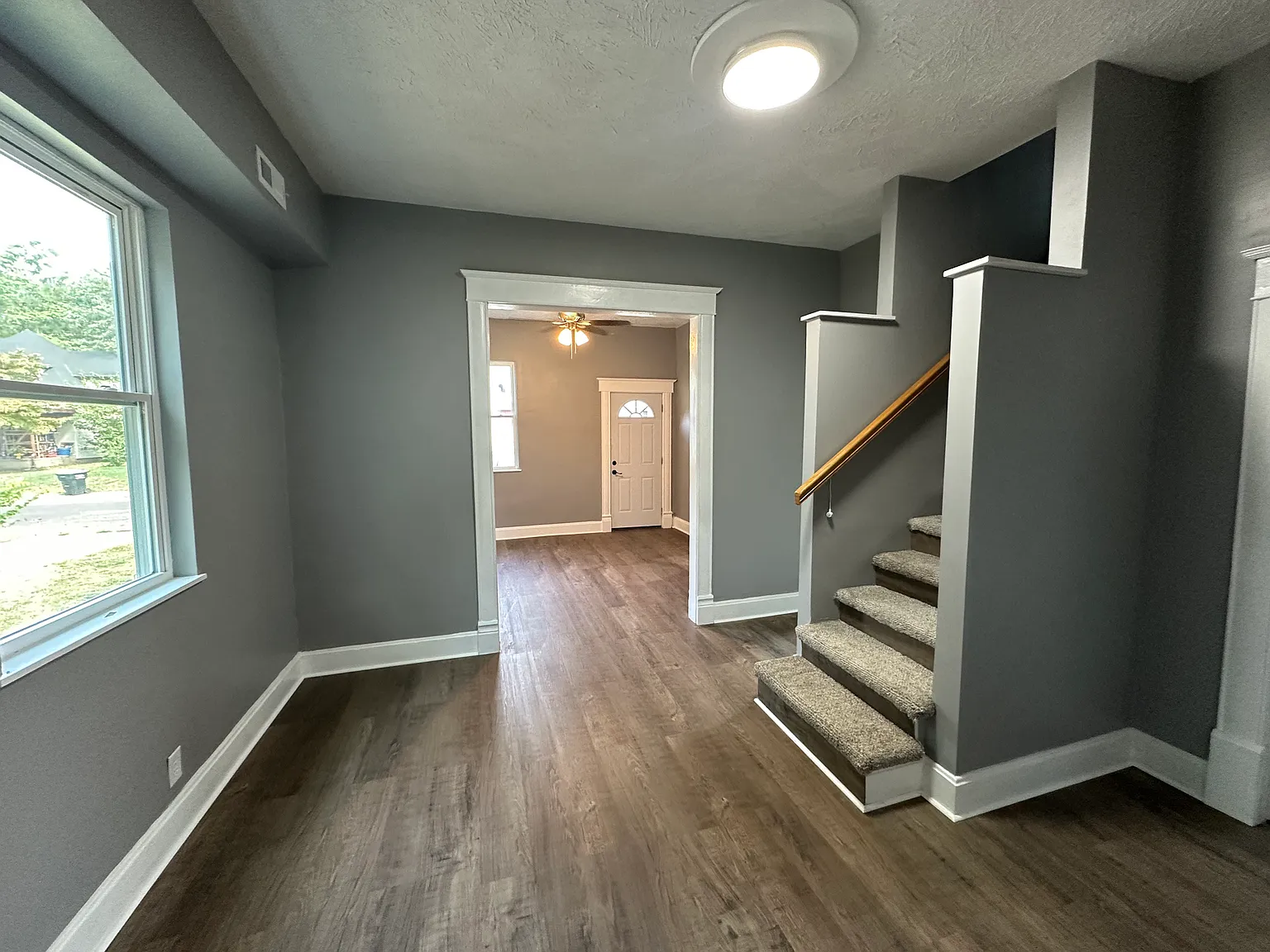 925 N Douglas Ave — Photo 4