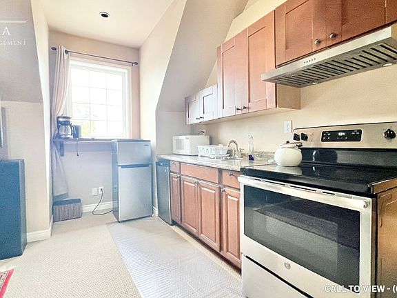 4th image of 403 Lake Dr E #3