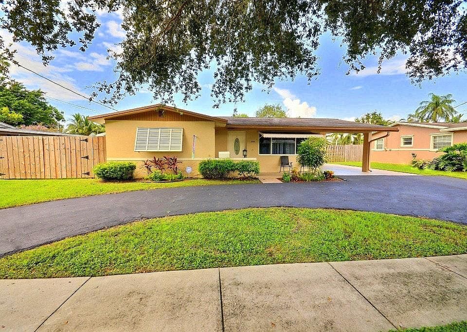 1st image of 5051 SW 93rd Ave