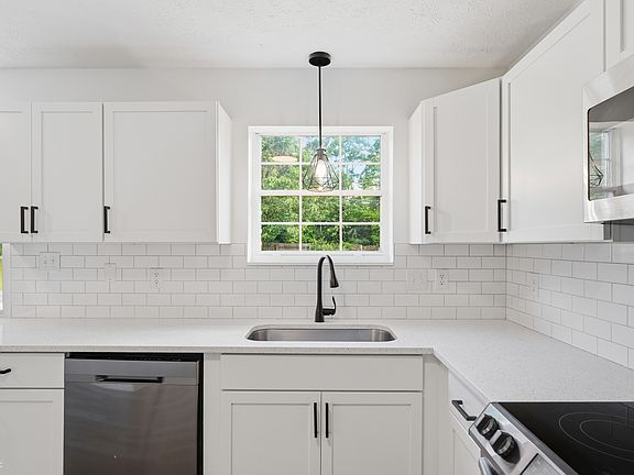 5th image of 11127 Bayridge Cir W