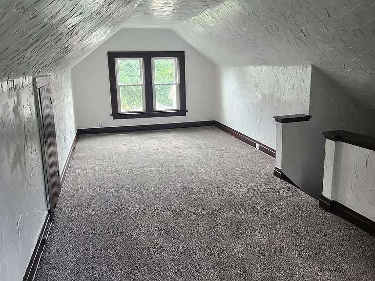 811 Sheridan Ave — Photo 10