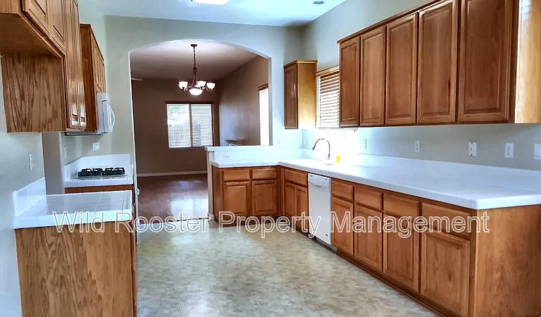 6624 Capwell Way — Photo 2