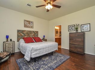 910 Messina Ln, Rosenberg, TX 77469