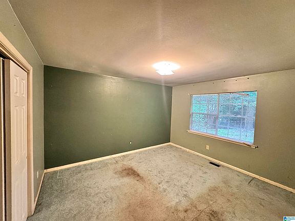 4th image of 421 21st Ave NE