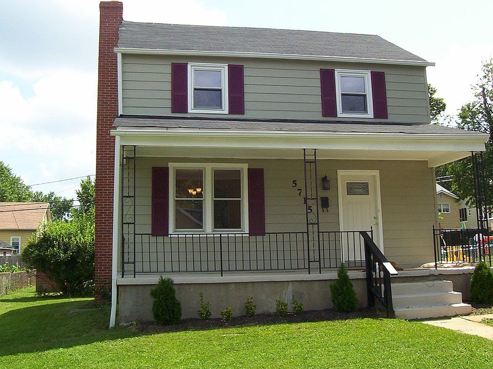 Front of house with new paint scheme