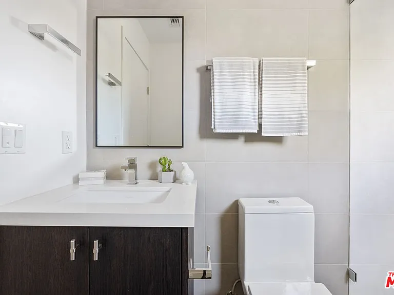 2512 Berkeley Ave — Photo 44