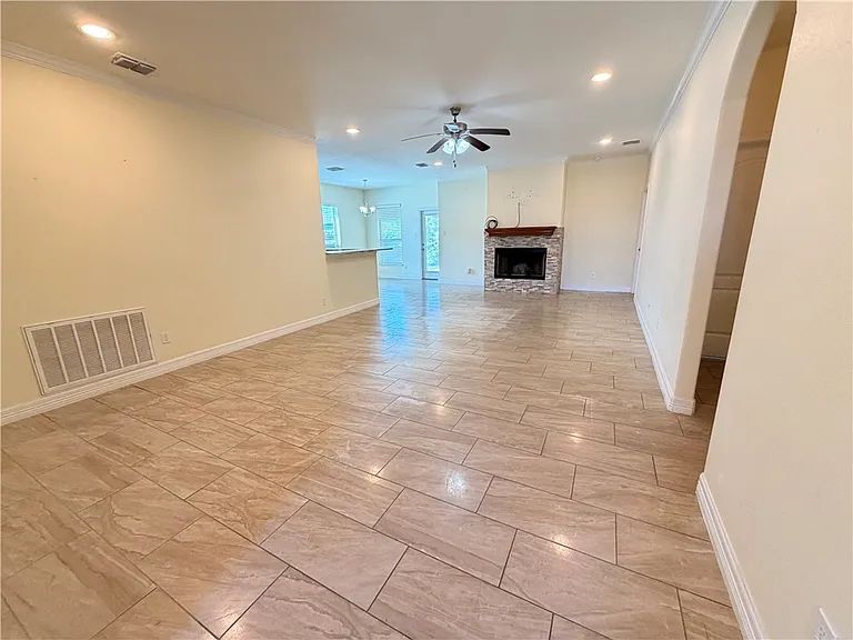 1816 Chesapeake Bay Dr — Photo 2