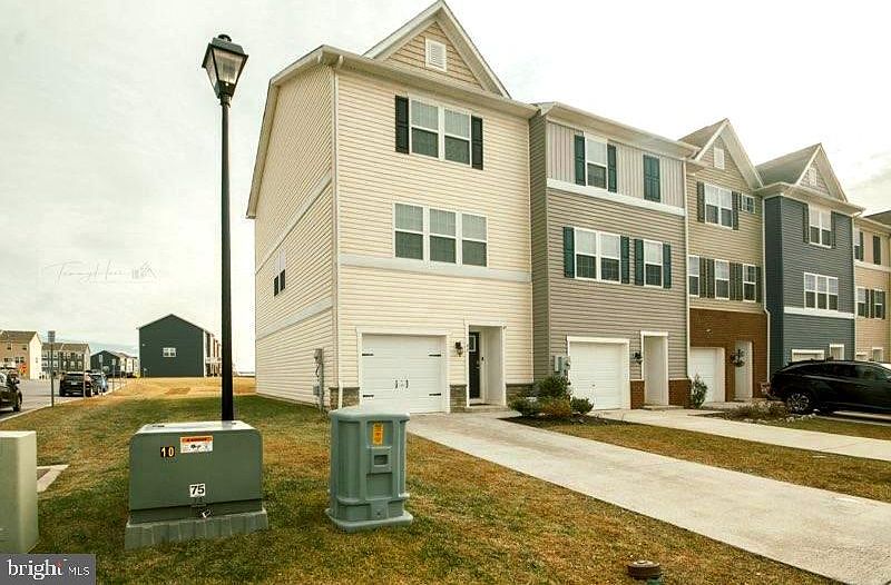 1st image of 42 Vespucci Ln