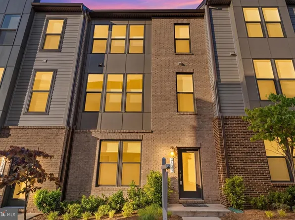 2433 Liberty Loop, Herndon, VA 20171