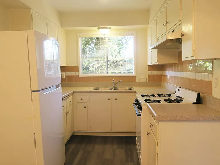 5362 Hollister Ave #12 — Photo 20