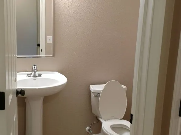 2607 Verity Ln SE, Mandan, ND 58554