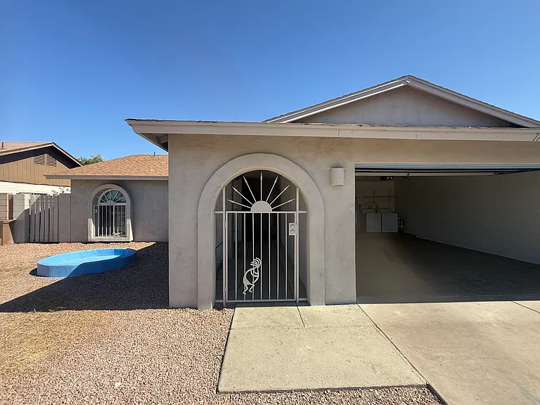 7137 W Colter St — Photo 3